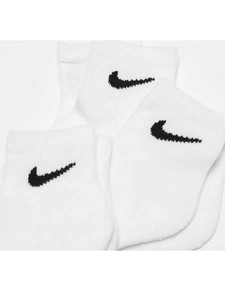 Drei Paar Nike Basic Pack Knöchelsocken – Weiß