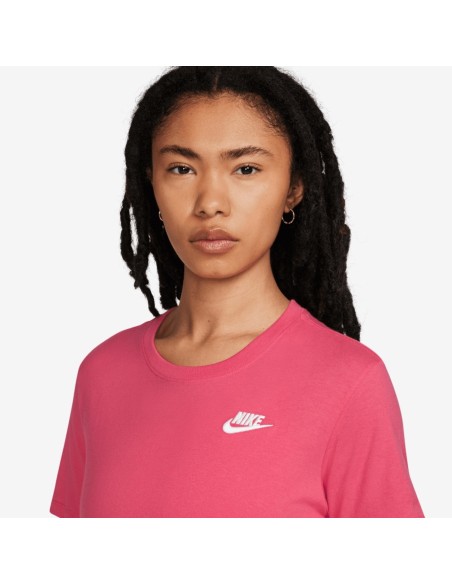 Camiseta Nike Club Essentials Mujer - Rosa