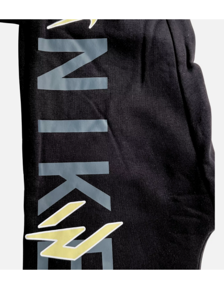 Nike Vertical Wordmark Jungenhose – Schwarz