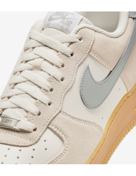 Nike Air Force 1 '07 LV8 Herrenschuhe - Beige