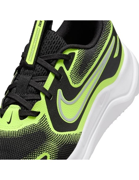 Nike Cosmic Runner Boy's Shoes - Black/yellow