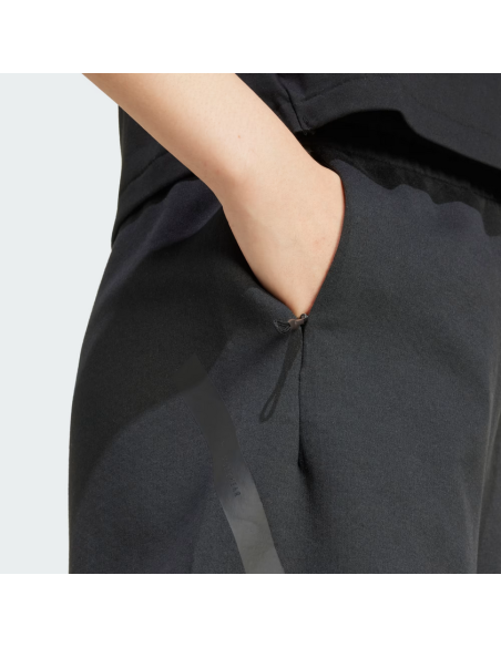 ADIDAS Z.N.E Damenshorts - Schwarz